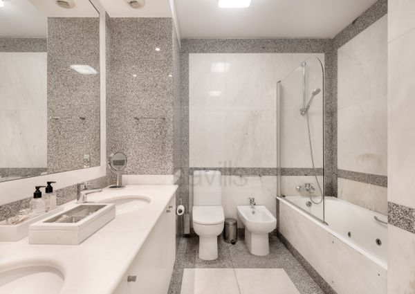 Apartamento T3 na Foz com varanda