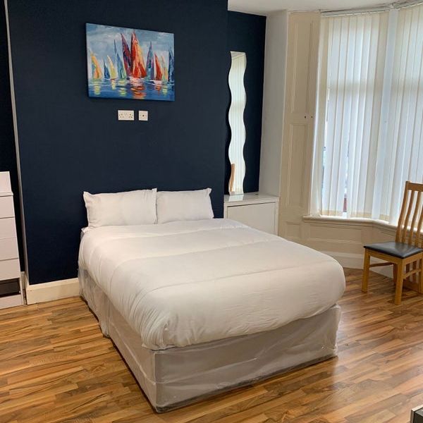 Canon Road Room 5 - Photo 1