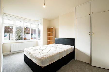 3 bedroom terraced house to rent - Photo 5