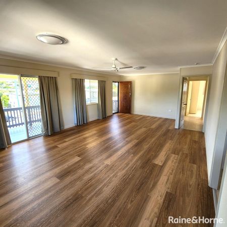 Family Home in Prime Location! - Photo 2
