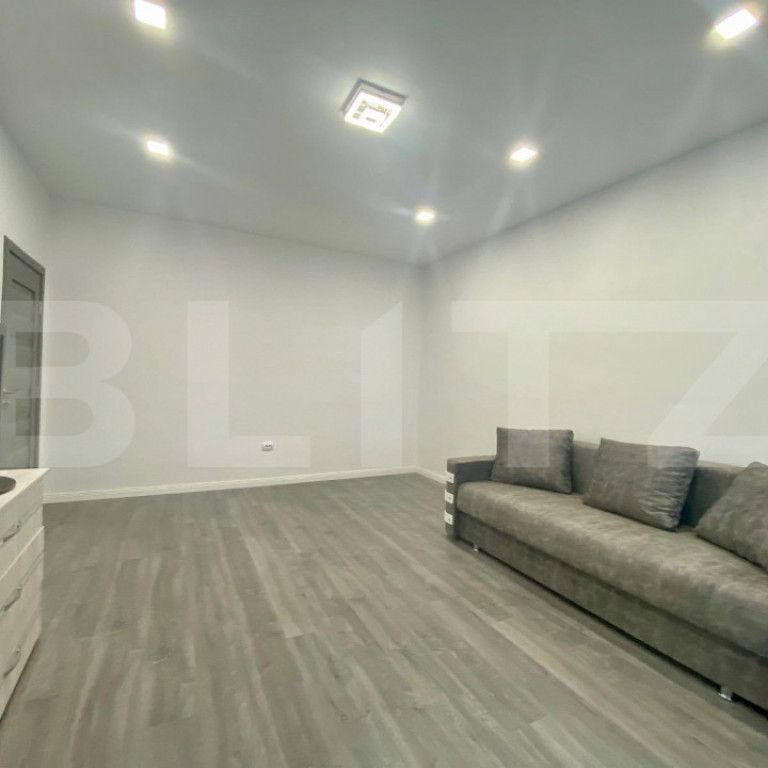 Garsoniera mobilat modern, decomandata, boxa, 43mp, zona str - Photo 1