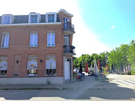 Appartement met 2 slaapkamers, in het rustige Eksaarde, met zicht op het dorpsplein. - Foto 3