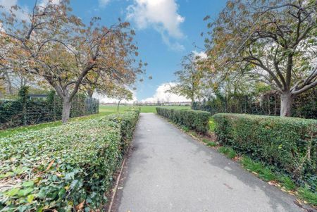 3 bedroom end of terrace house to rent - Photo 5