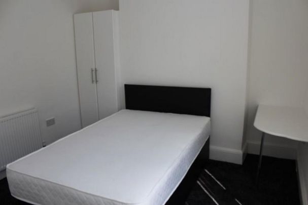 7 bedroom house to rent - Photo 1