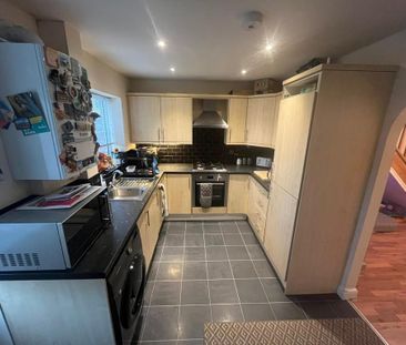 2 bedroom semi-detached house to rent - Photo 2