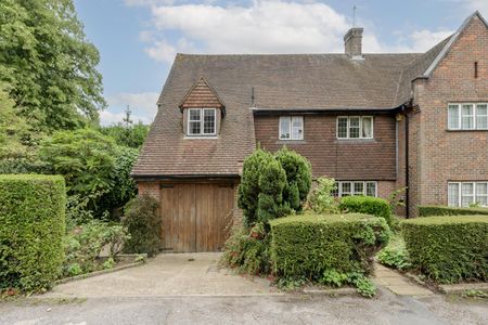 Edmunds Walk, Hampstead Garden Subburb, London N2 - Photo 2