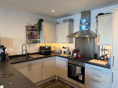 Flat to rent on - Photo 5