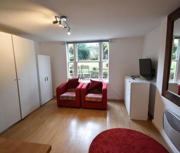 Studio to rent - Photo 5