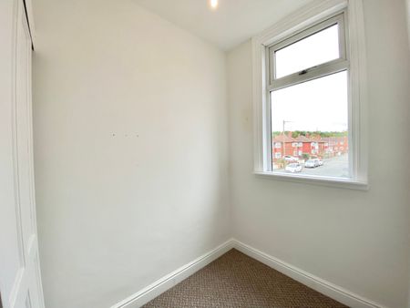 3 Bed End Terrace, Plus An Extra Room, LS12 - Photo 4