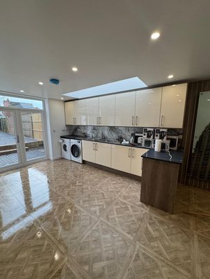 Brand Newly Refurbished HIGHEST Spec Rooms 🤩🏡 Room 6 - Photo 1