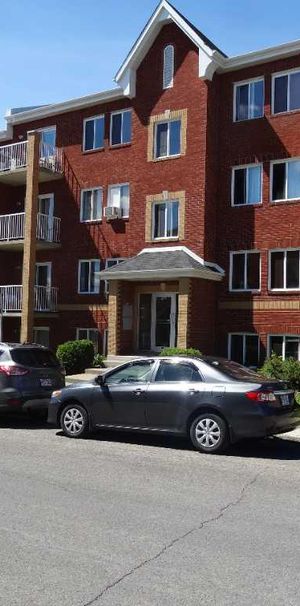 Laval, 4½ à louer - Photo 1