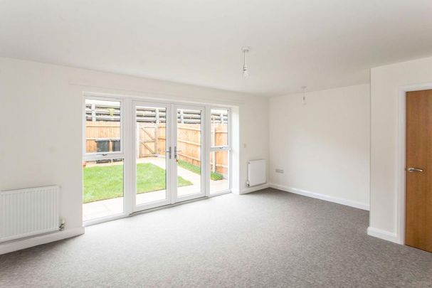 3 bedroom terraced house to rent - Photo 1