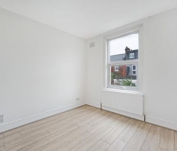 4 bedroom terraced house to rent - Photo 3