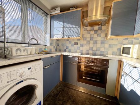 2 bedroom terraced house to rent - Photo 5