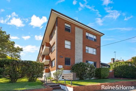 Fantastic Two Bedroom Apartment - Photo 4