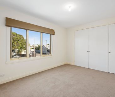 2/1 Cliff Street, Rippleside - Photo 4