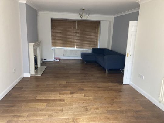 3 bedroom end of terrace house to rent - Photo 1