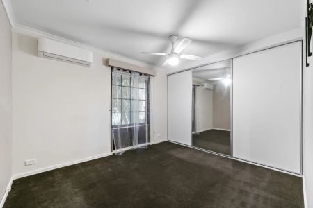 1 Amos Court, - Photo 3