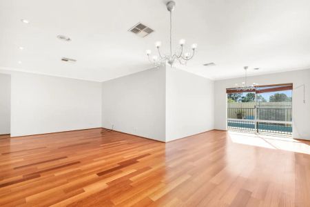 “Spacious 4 Bedroom Home for Lease in Sought After Beeliar!!” - Photo 5