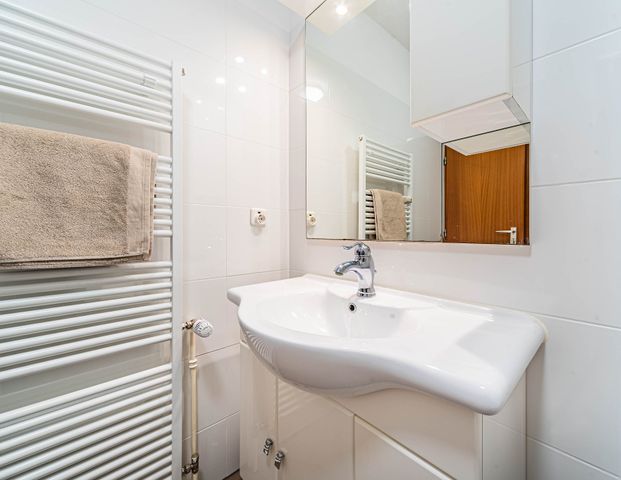 City-Residence: Elegantes und helles Apartment mit Balkon - Photo 1