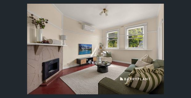 **REGISTER TO INSPECT VIA REALESTATE.COM.AU LINK & PHOTO ID MUST BE PROVIDED AT ENTRY, WHEN VIEWING ALL RENTAL PROPERTIES WITH BARRY PLANT FRANKSTON** - Photo 1