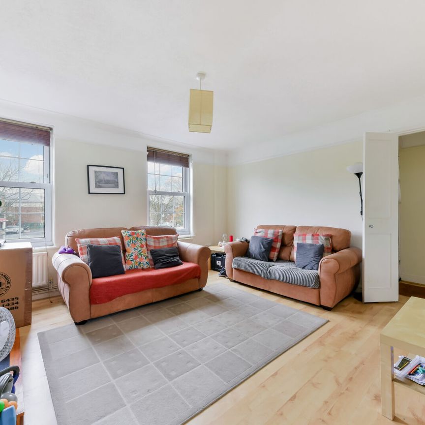 Green Lane, Morden, SM4 - Photo 1