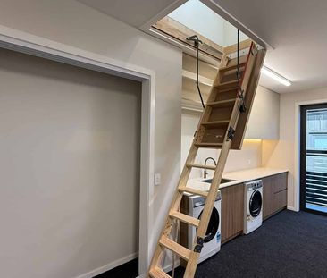 Stylish Executive Home in Jack’s Point - Photo 5