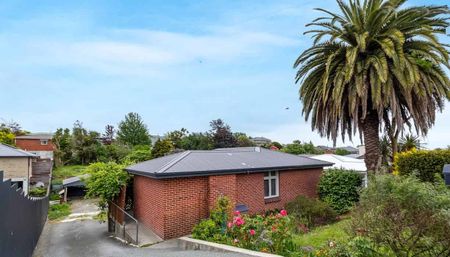 Four bedrooms or two lounges - you choose. - Photo 2