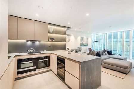 Beautiful Nova apartment; 2 bedrooms, 2 bathrooms, kitchen and reception. With 24/7 concierge, a resident's gym, cinema, lounge, meeting room and roof garden. - Photo 2
