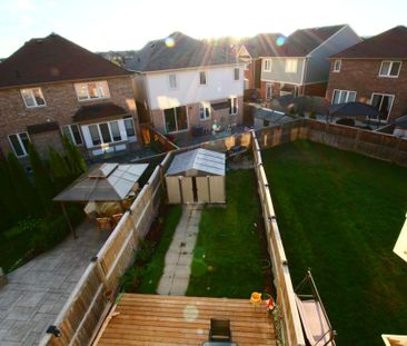 For Lease - 52 Vanhorne Close, Brampton, Ontario - Photo 2