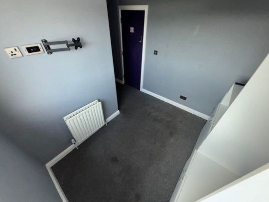 1 bed House Share - To Let - Photo 1