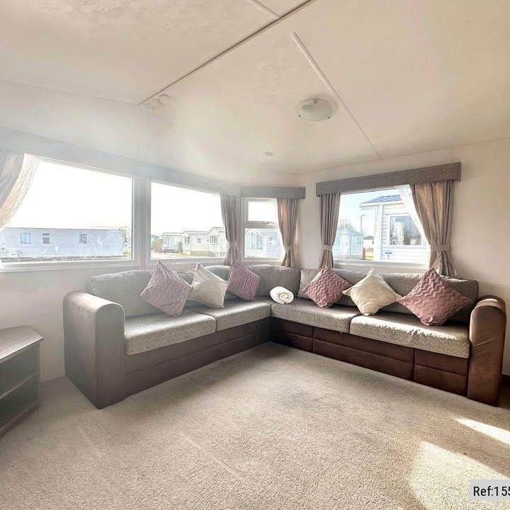 3 bed Park Home in 1 Seaview Road , St Osyth, CO16 8SG - Photo 1