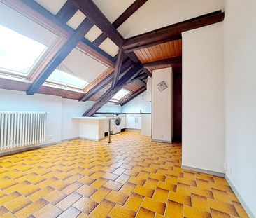 MAISON ROUGE 4, 2.5-room apartment with exposed beams - Photo 5