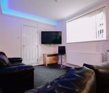 5 Bed - Vermont Street, Hull - Photo 2