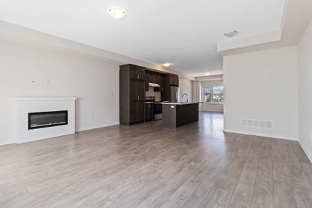 For Lease - 142 Landsbridge Street, Caledon, Ontario - Photo 4