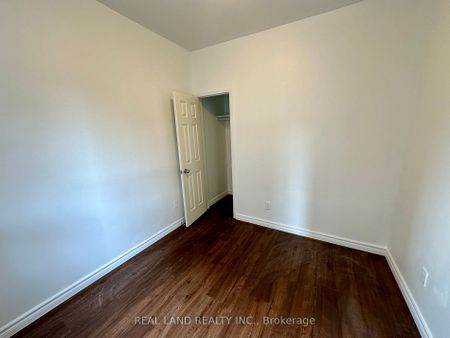 Townhouse For Lease | C8134392 - Photo 2