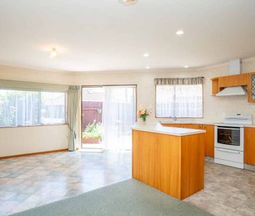 A Cosy 3BR Home in Terrace End! - Photo 2