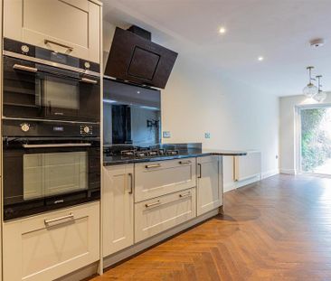 4 bedroom terraced house to rent - Photo 3