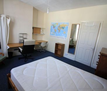 4 bedroom terraced house to rent - Photo 3