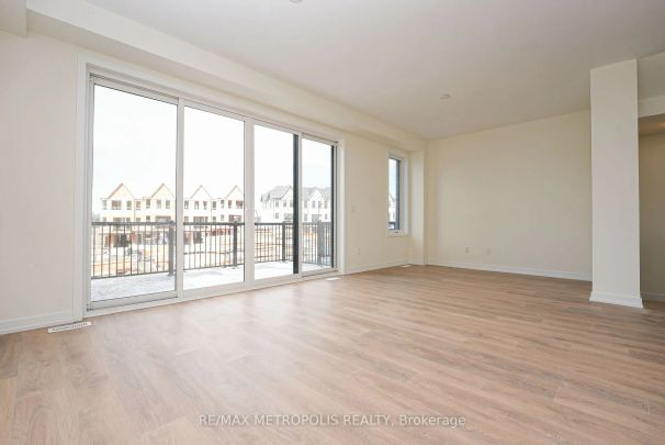 Condo Townhouse For Lease | X8454870 - Photo 1