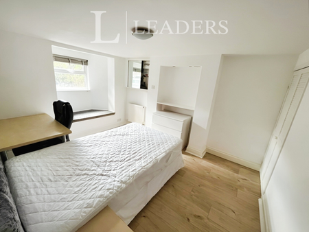 6 bedroom house to rent - Photo 3