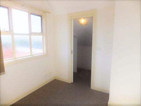 Prime Location! - Photo 2