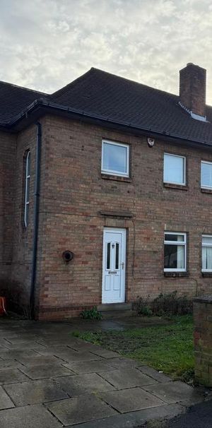 3 bedroom semi-detached house to rent - Photo 1