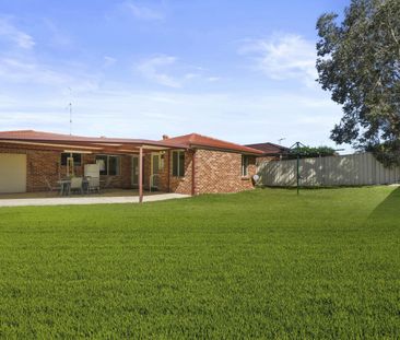 IMMACULATE FAMILY HOME !!! - Photo 4