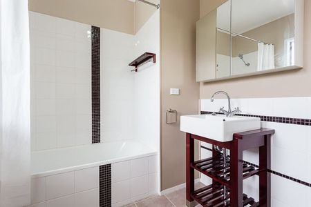 Light-Filled Family Home in Prime Salisbury Location - Photo 5