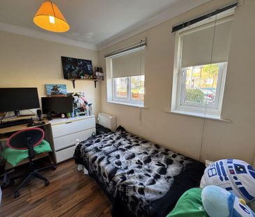 1 bedroom in a house share to rent - Photo 2