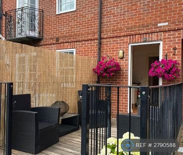 2 bedroom end of terrace house to rent - Photo 4