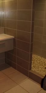 Location Appartement 2 pièces 62m² VALENCE 26000 - Photo 4