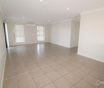 Family Living In Mount Low - Photo 3