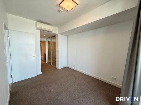 Architecturally Designed Luxury Living in the Heart of North Perth! - Photo 3